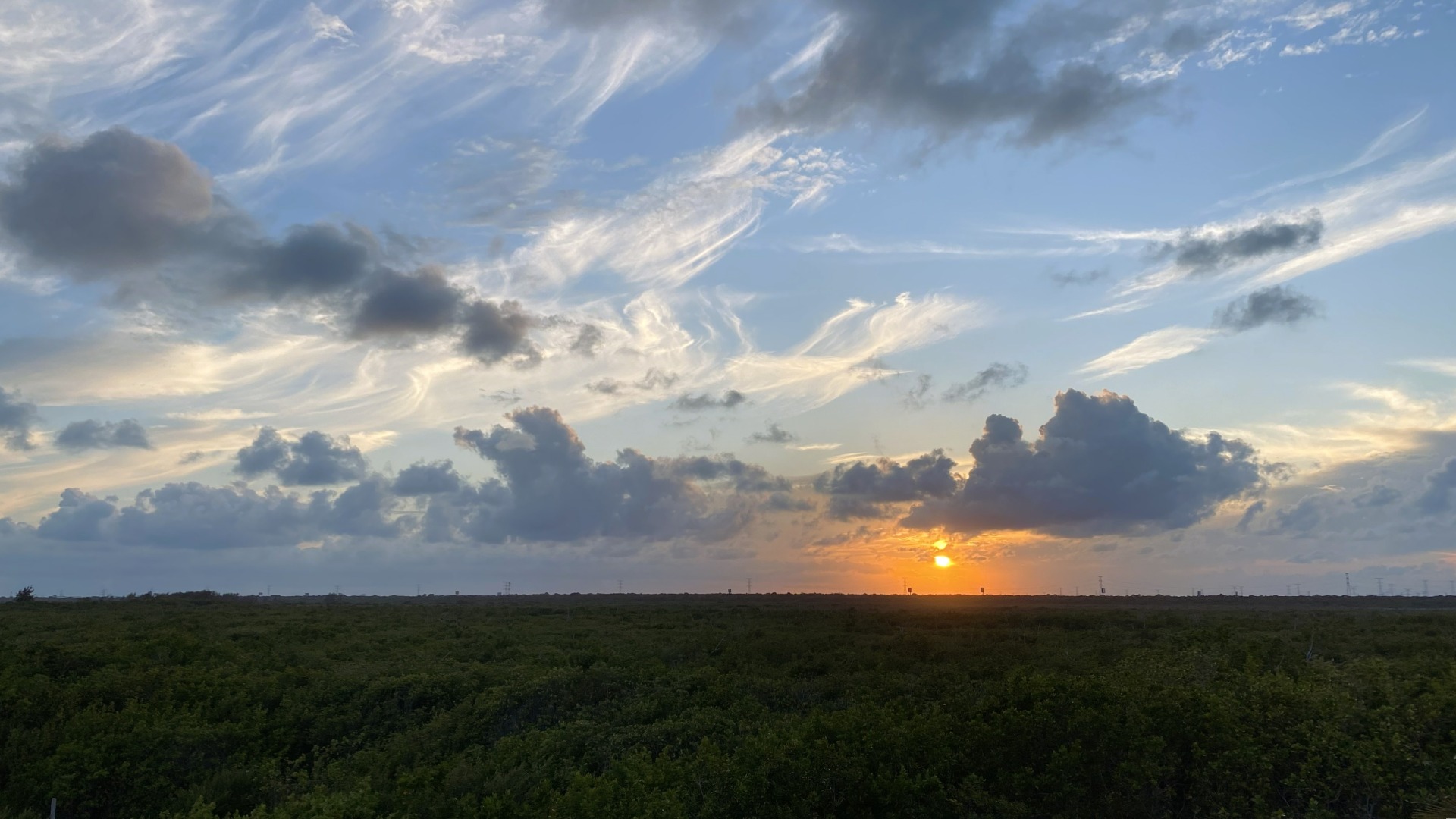 Cielo de atardecer en Casa Kayab